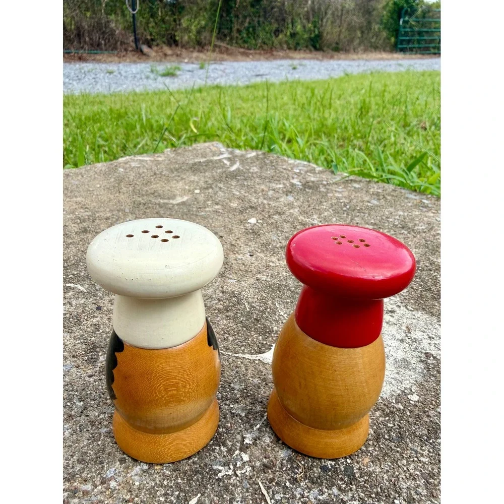 Vintage Japan Wooden Chef Salt and Pepper Shakers Hand Painted Mid Century MCM